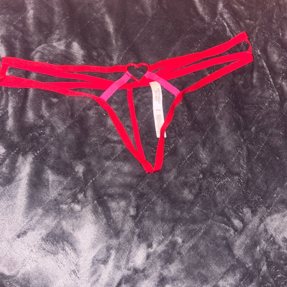 VICTORIA'S SECRET RED PINK STRAPPY HEART HARDWARE CROTCHLESS V STRING PANTIES